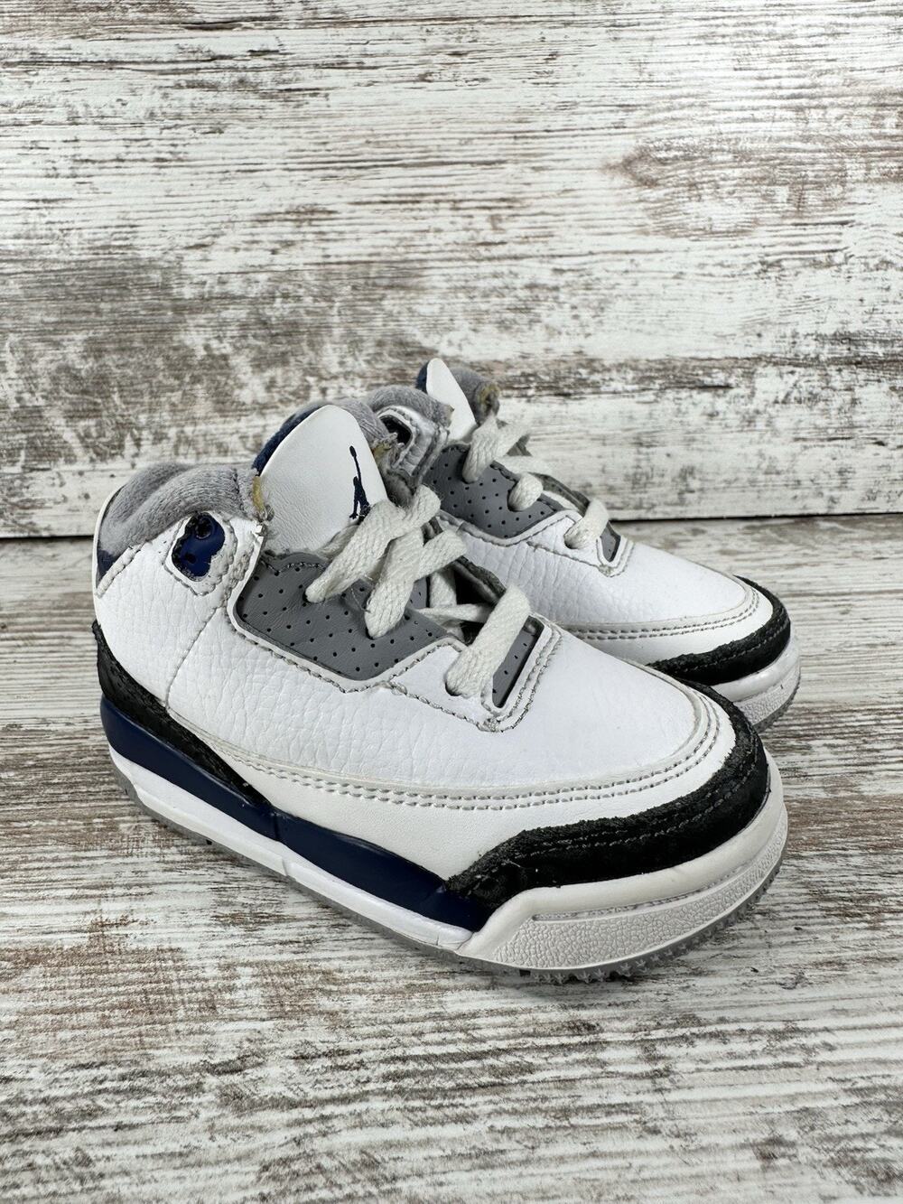 Youth Nike Air Jordan 3 Retro White/Midnight Navy Sneakers Sz 5C Athletic